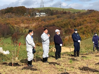 あいさつをする市長