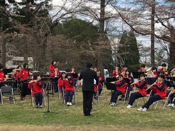 上磯中学校吹奏楽部による演奏