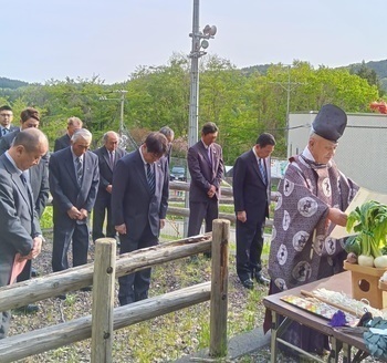 ご祈祷をしている様子