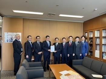 自由民主党　長谷川岳参議院議員
