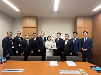 向山淳衆議院議員への要望1