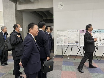 公立はこだて未来大学視察の様子