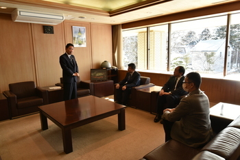 謝辞を述べる池田市長