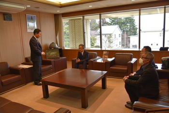謝辞を述べる池田市長