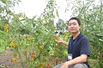 先輩職員吉田涼一さんの画像です。