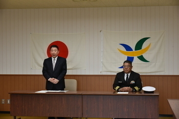 挨拶を述べる池田市長