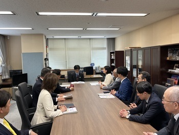 五十嵐鉄道局長との面談の様子