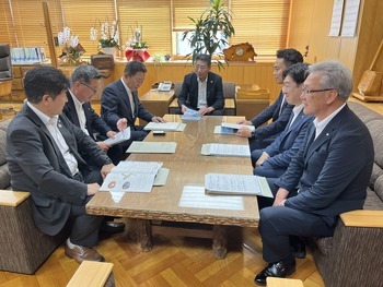 小坂林野庁長官との面談の様子