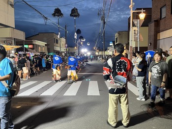 上磯奴を見る池田市長