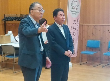 金沢実行委員長と意見交換を交わす池田市長