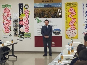 挨拶の述べる池田市長
