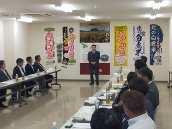 挨拶の述べる池田市長2