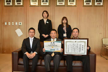 明治安田生命の皆さまとの記念撮影