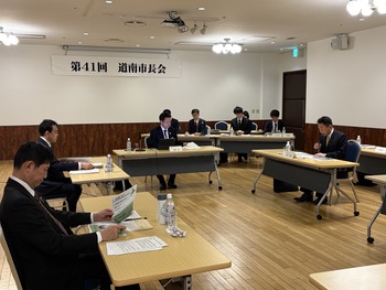 発言を行う池田市長