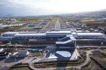 新幹線駅舎工事を北側から望む（平成27年11月19日撮影）