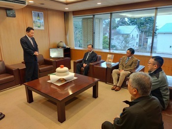 謝辞を述べる池田市長