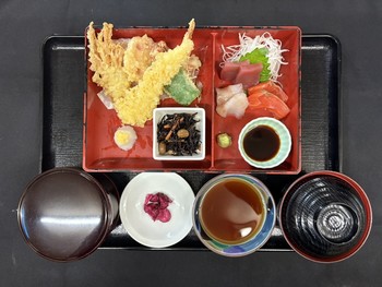 お食事処秋田屋料理