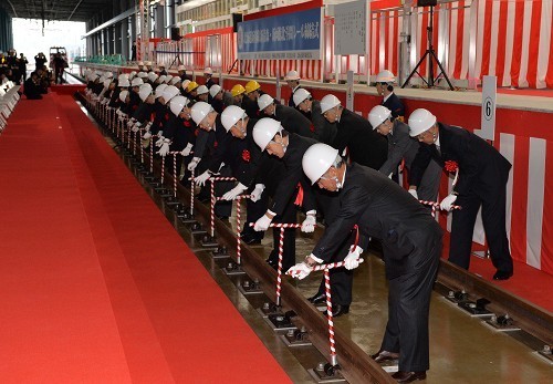 平成26年11月 新青森・新函館北斗間レール締結式