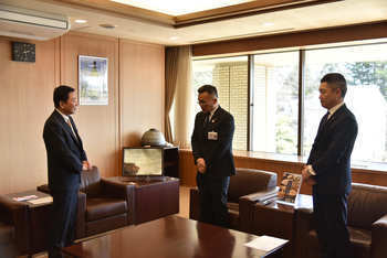 謝辞を述べる池田市長