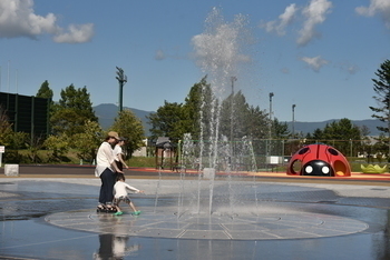 親水広場噴水