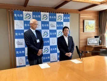 期待の言葉を述べる池田市長