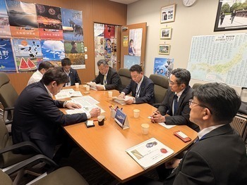 岩本参議院議員とJAとの面談の様子