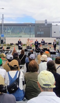 開会挨拶を行う池田市長