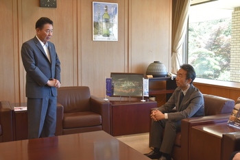 謝辞を述べる池田市長