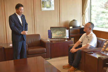 謝辞を述べる池田市長