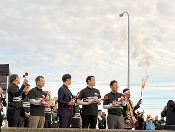 スタートセレモニーに参加する池田市長