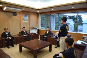 全国大会への抱負を述べる佐々木主将